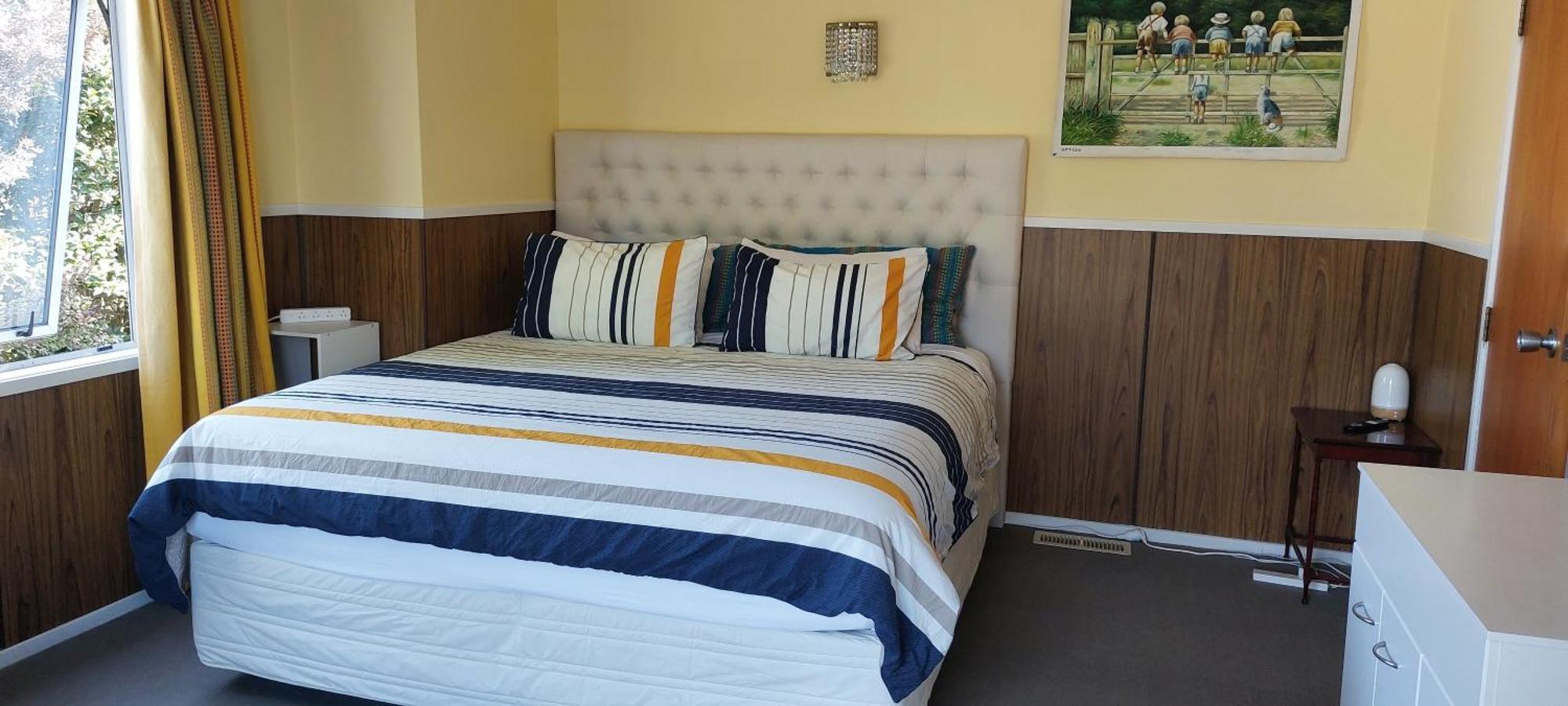 Bed And Breakfast Happy Home Taupo Accommodation ภายนอก รูปภาพ