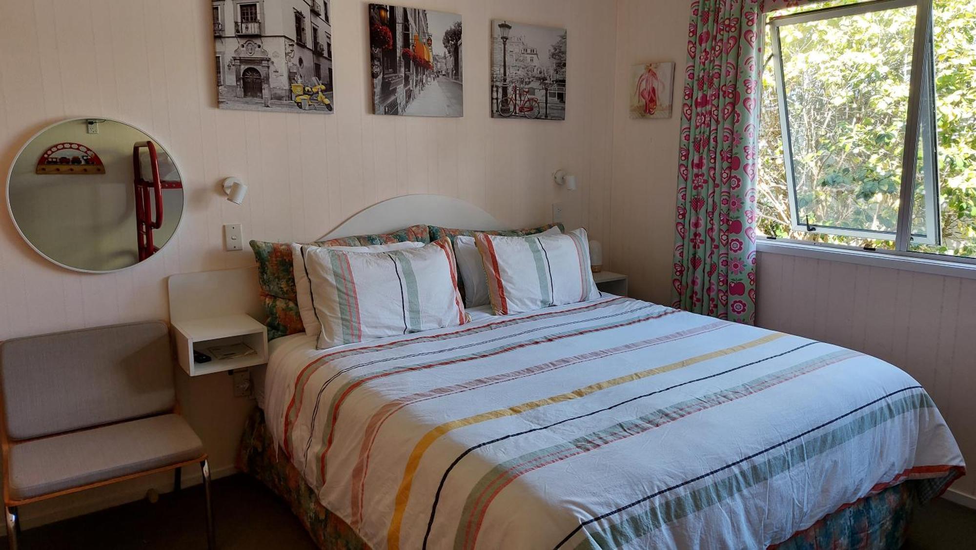 Bed And Breakfast Happy Home Taupo Accommodation ภายนอก รูปภาพ