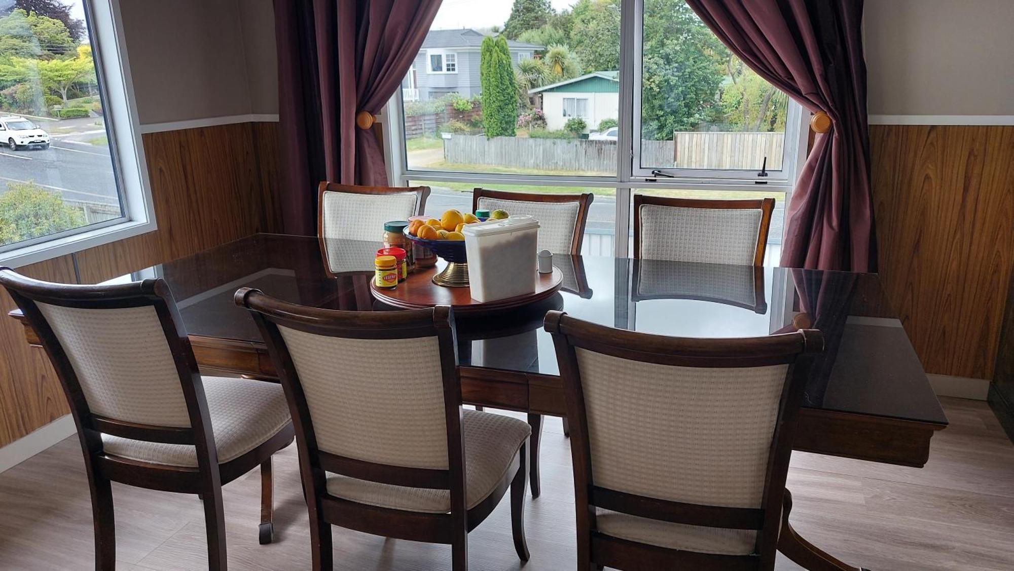 Bed And Breakfast Happy Home Taupo Accommodation ภายนอก รูปภาพ