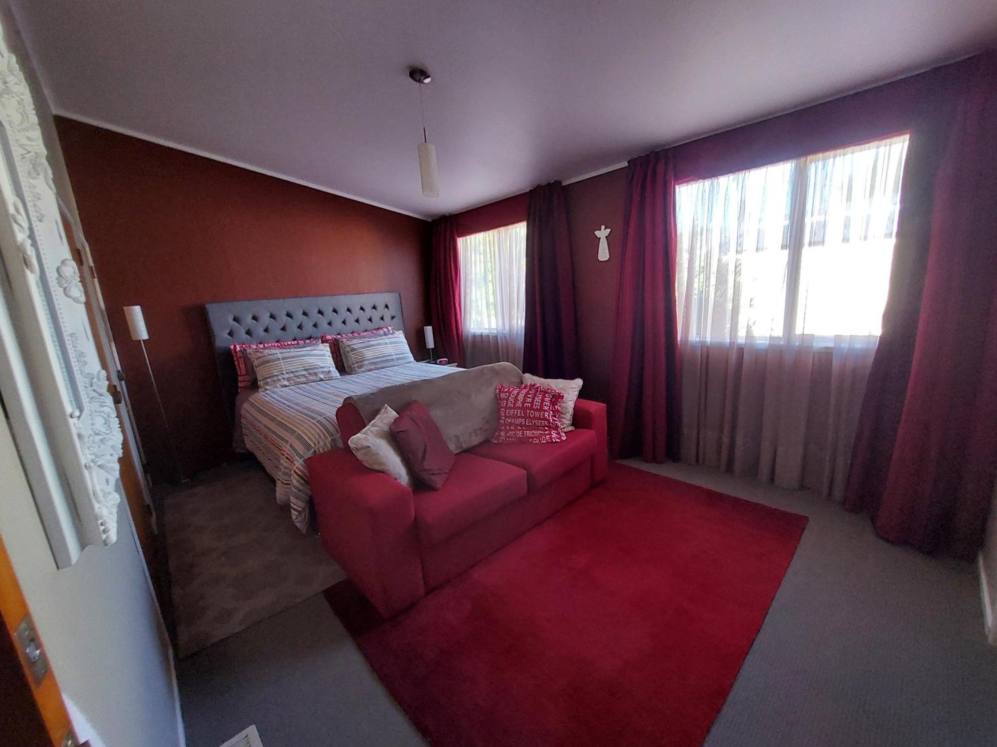 Bed And Breakfast Happy Home Taupo Accommodation ภายนอก รูปภาพ